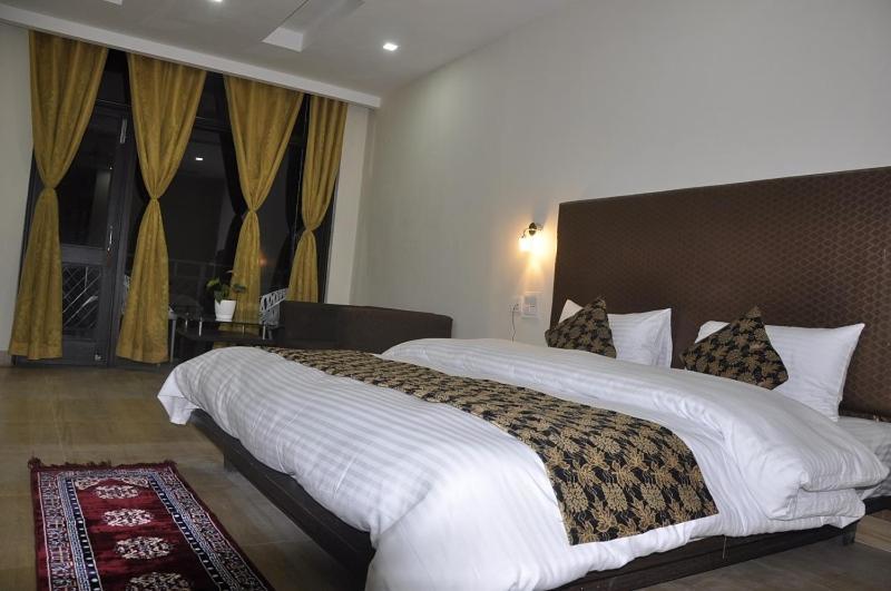 Oyo 28425 Dal Lake Resort Dharamsala Exteriér fotografie